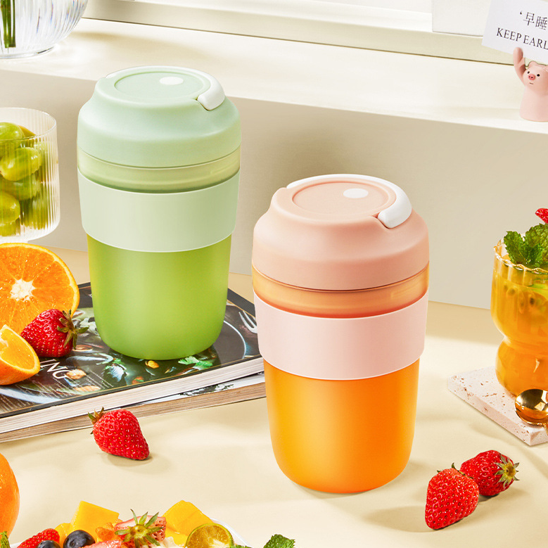 Portable Rechargeable With 4 Blades Juicer/Blender Cup
