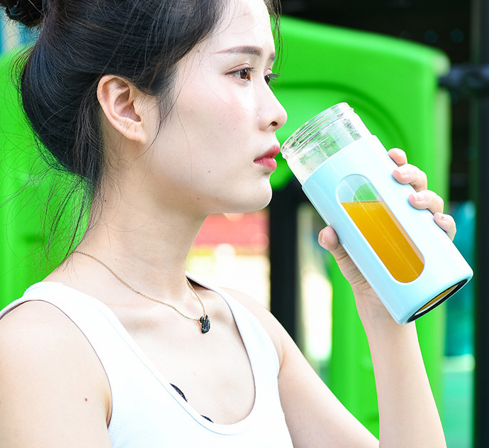 Portable Electric Rechargeable USB Fruit Blender/Juicer