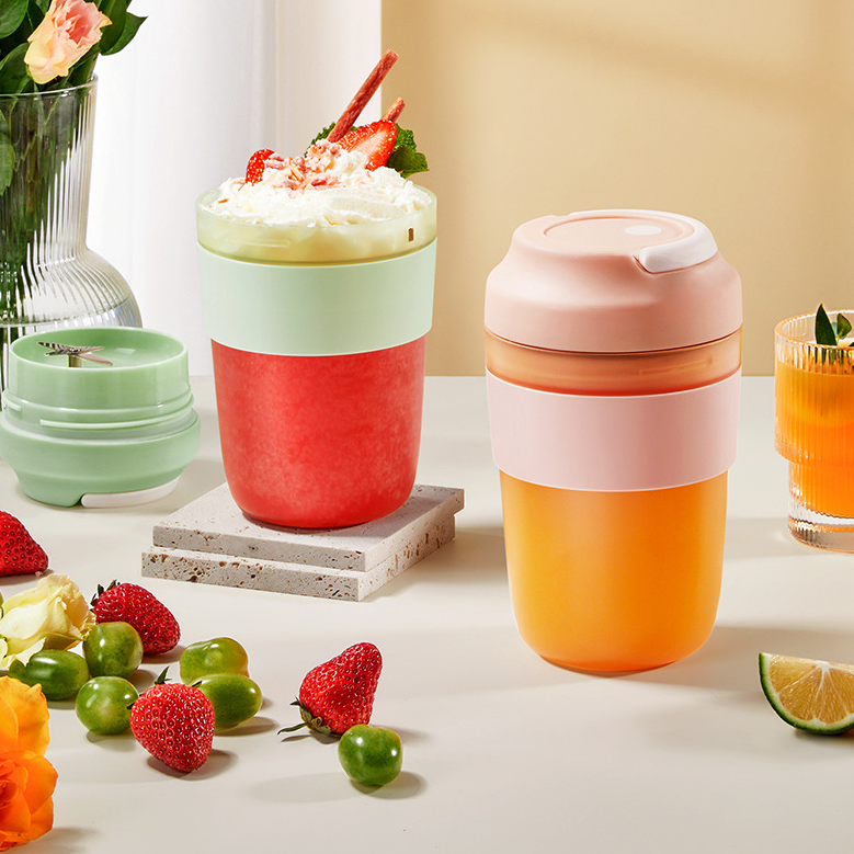 Portable Rechargeable With 4 Blades Juicer/Blender Cup