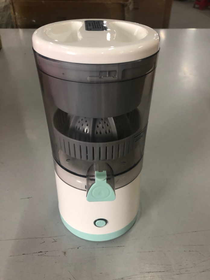 Portable Mini USB Rechargeable Electric Juice Extractor
