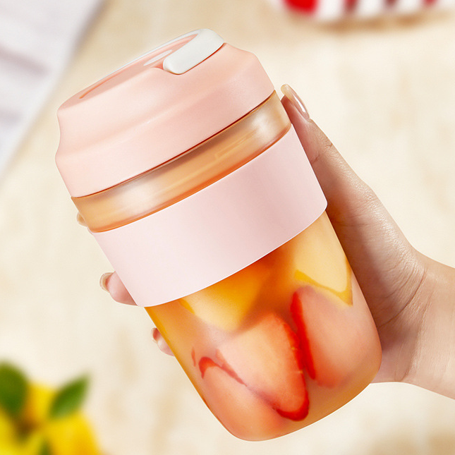 Portable Rechargeable With 4 Blades Juicer/Blender Cup